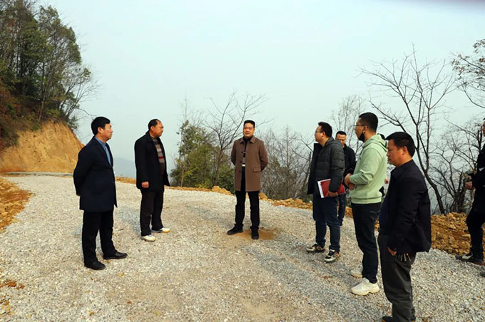 f(wn)ͶYF(tun)hί(sh)ӛL(zhng)(yng)֬F(xin)(chng){(dio)Ȋһ_(d)վ(xing)ĿO(sh)r